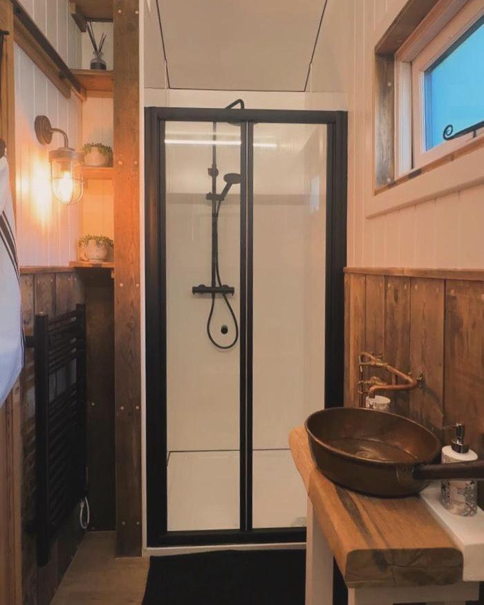 The Holly Hut 호텔 Burton  외부 사진